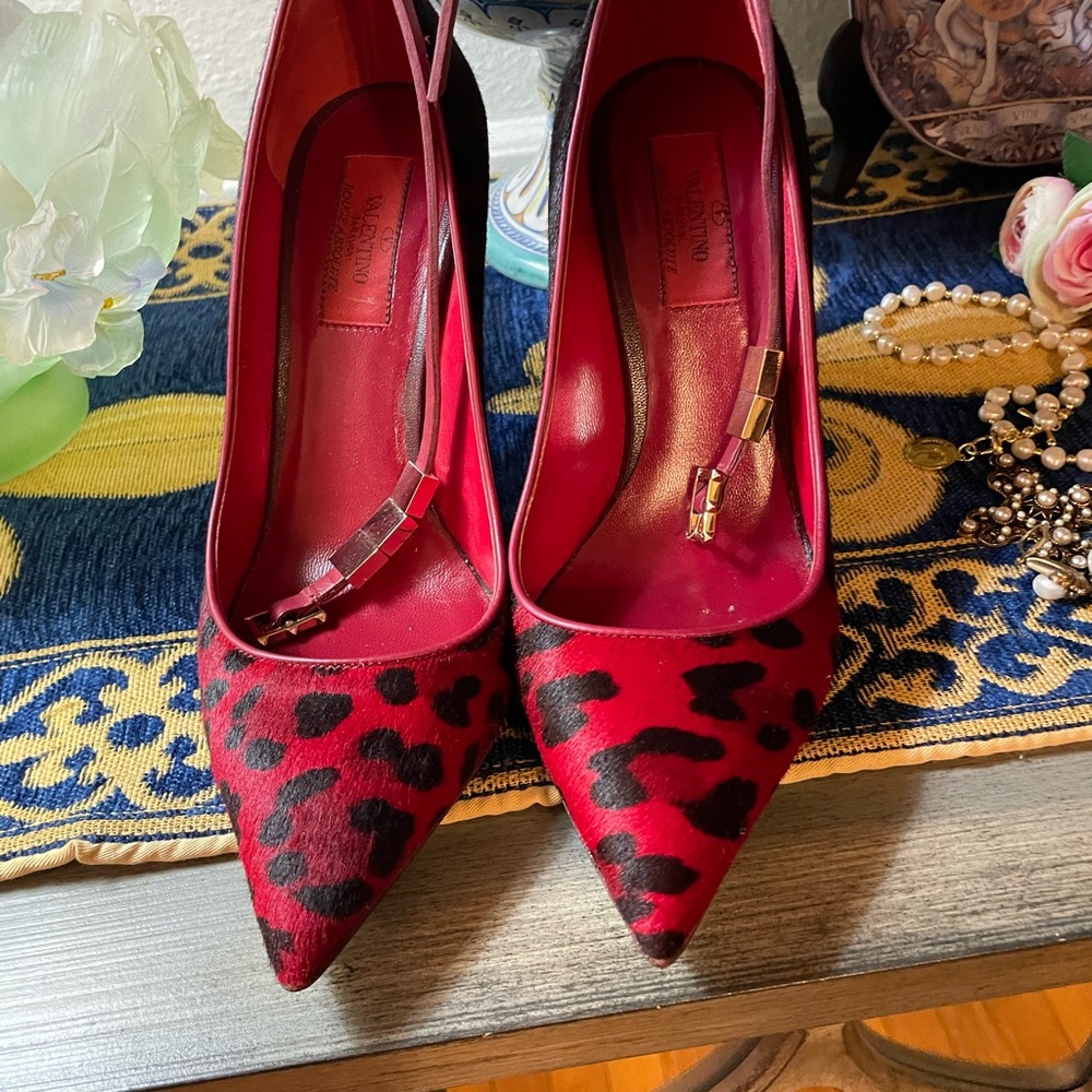 Valentine’s red leopards ponytail and calf leather rock studs size 6.5